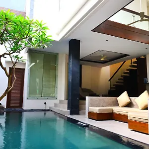 https://villa-tentrem-legian.ubudhotelsnow.com