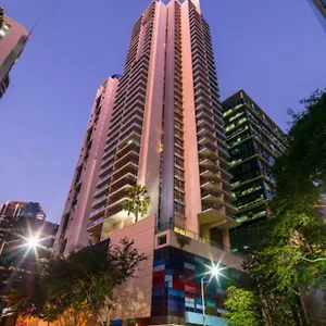 https://perfect-located-3-bed-apt-cbd-free-parking.queenslandhotels.net